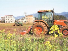 驻村帮扶工作组带动困难村摆脱贫困，建设高质量小康社会新篇章！