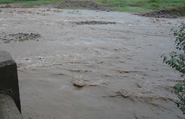 梦见河水上涨