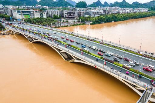 暴雨——摄图