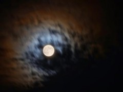 为什么中秋的月亮最圆最亮？中秋最圆月出现在10月2日凌晨