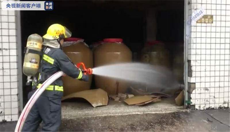 地震致泸州一酒企200余吨白酒泄漏